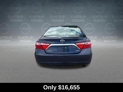 Parisian Night Pearl 2017 Toyota Camry XLE