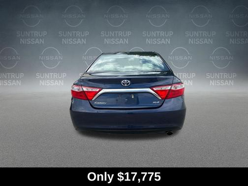 Parisian Night Pearl 2017 Toyota Camry XLE