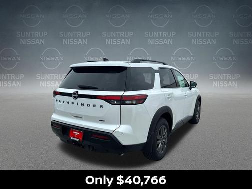 Everest White P 2026 Nissan Pathfinder SV