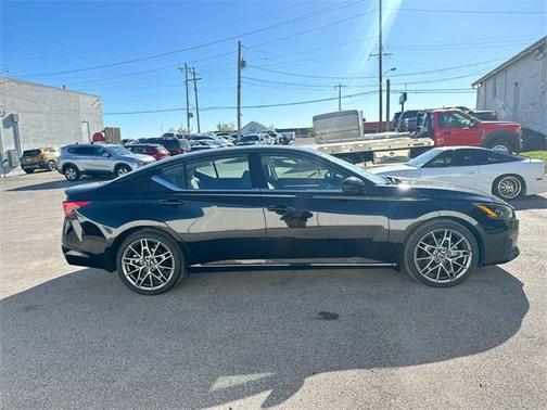 2024 Nissan Altima 2.0 SR