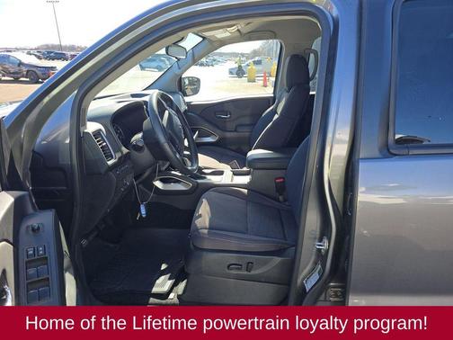 2024 Nissan Frontier SV