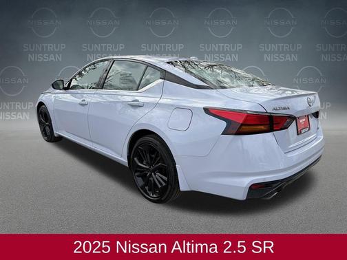2025 Nissan Altima SR