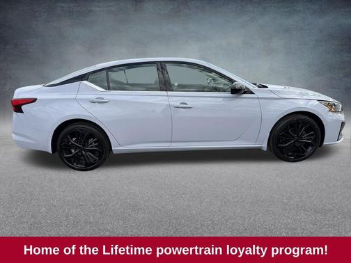 2025 Nissan Altima SR