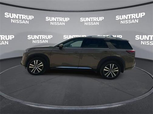 2025 Nissan Pathfinder Platinum