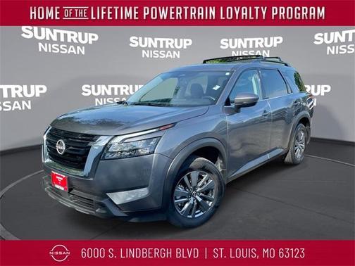 2024 Nissan Pathfinder SV