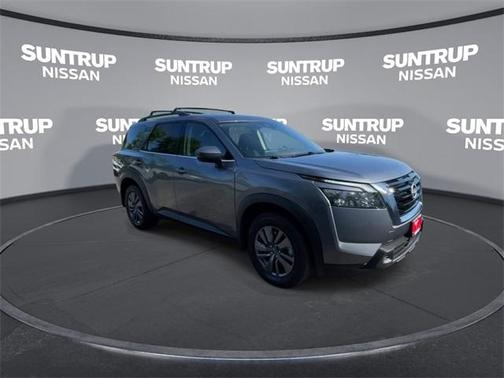 2024 Nissan Pathfinder SV
