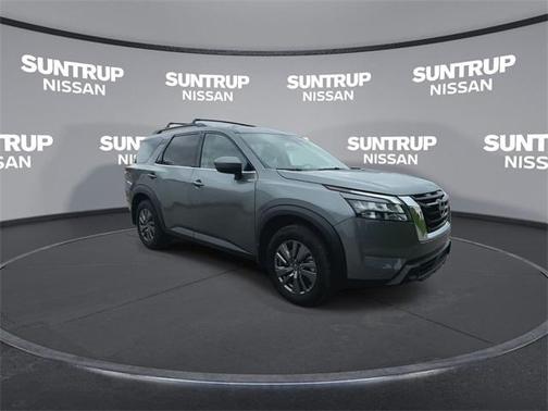 2024 Nissan Pathfinder SV