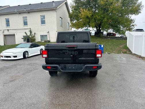 2023 Jeep Gladiator Sport