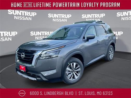 2025 Nissan Pathfinder SL