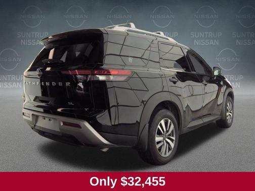 2024 Nissan Pathfinder SL