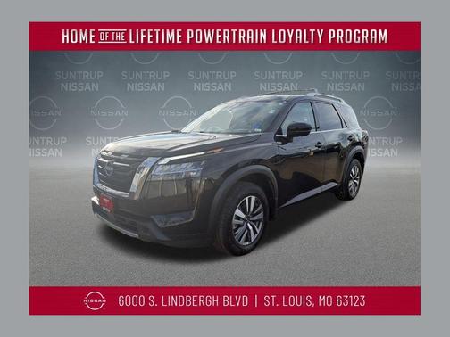 2024 Nissan Pathfinder SL