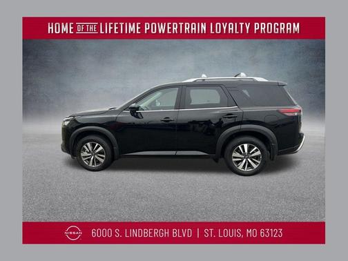 2024 Nissan Pathfinder SL