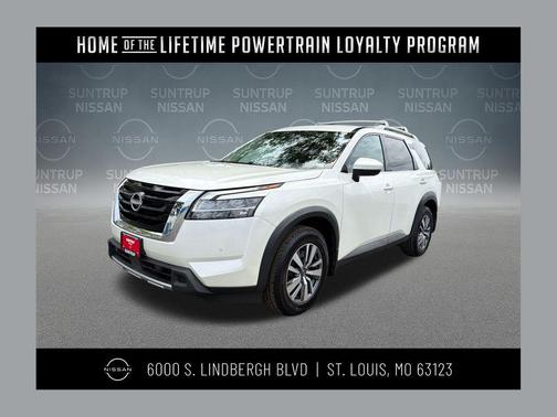 White 2024 Nissan Pathfinder SL