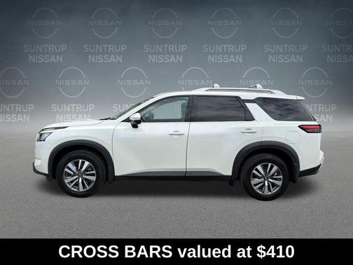 White 2024 Nissan Pathfinder SL