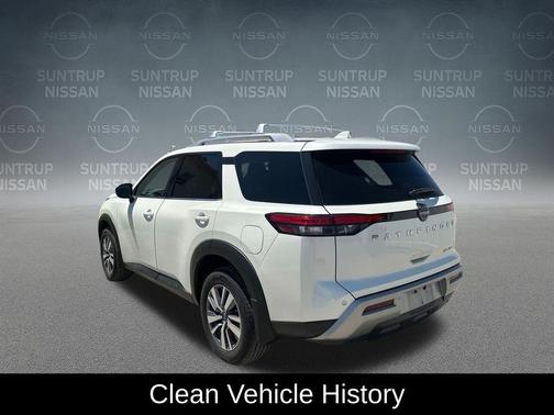 White 2024 Nissan Pathfinder SL