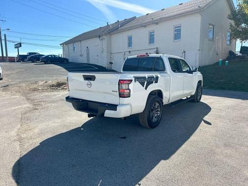 2025 Nissan Frontier SV