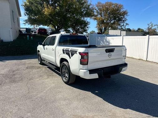 2025 Nissan Frontier SV