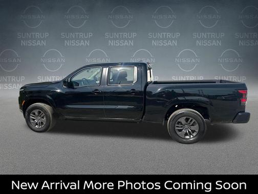 Super Black 2025 Nissan Frontier SV