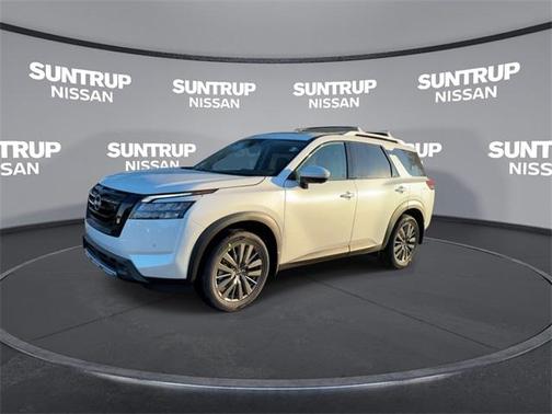 2025 Nissan Pathfinder SL