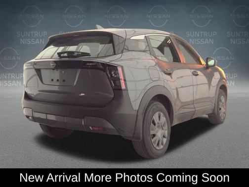 Gun Metallic 2025 Nissan Kicks S