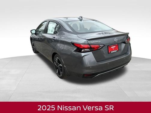 2025 Nissan Versa 1.6 SR