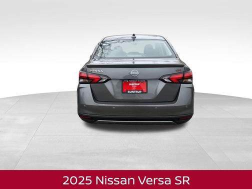 2025 Nissan Versa 1.6 SR