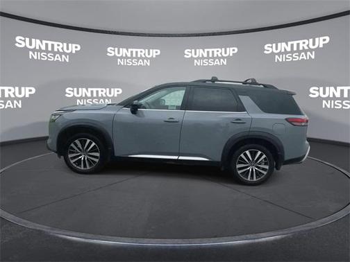 2022 Nissan Pathfinder Platinum
