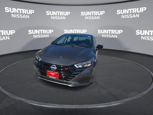 2025 Nissan Versa 1.6 SR