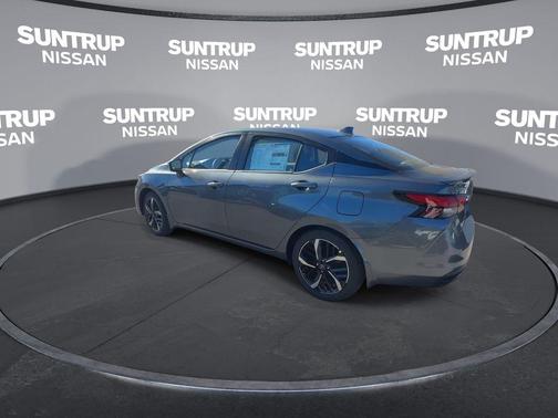 2025 Nissan Versa 1.6 SR