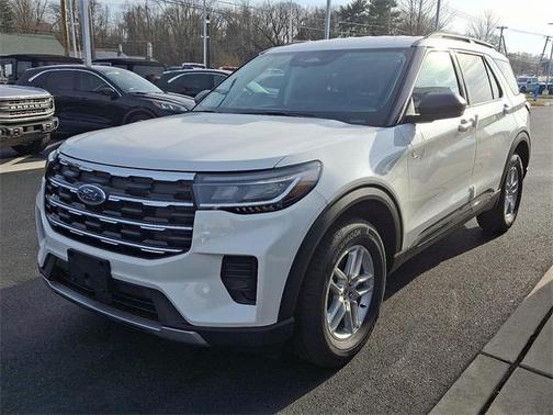 Star White Metallic Tri-Coat 2026 Ford Explorer Active