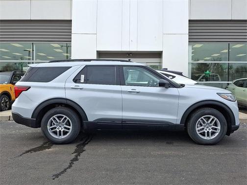 2026 Ford Explorer Active w/200A Pkg