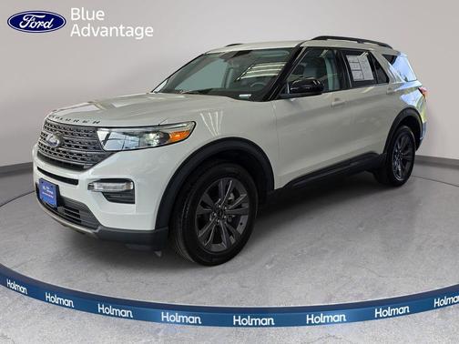 Star White Metallic Tri-Coat 2023 Ford Explorer XLT