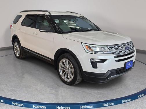 White Platinum Metallic Tri-Coat 2019 Ford Explorer XLT