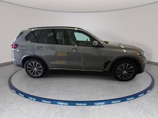 Gray 2025 BMW X5 xDrive40i
