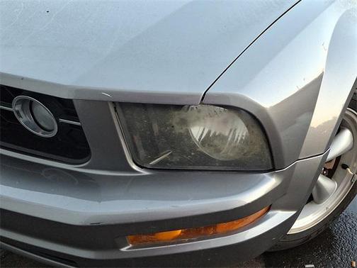 2007 Ford Mustang Deluxe