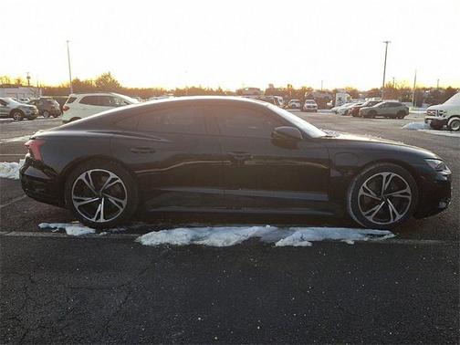 2022 Audi e-tron GT Premium Plus
