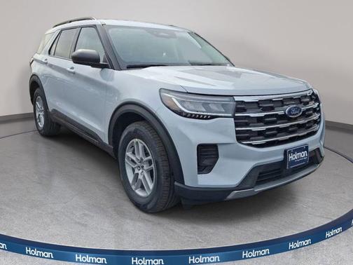 Space White Metallic 2026 Ford Explorer Active w/200A Pkg