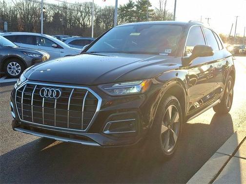 2023 Audi Q5 40 Premium Plus