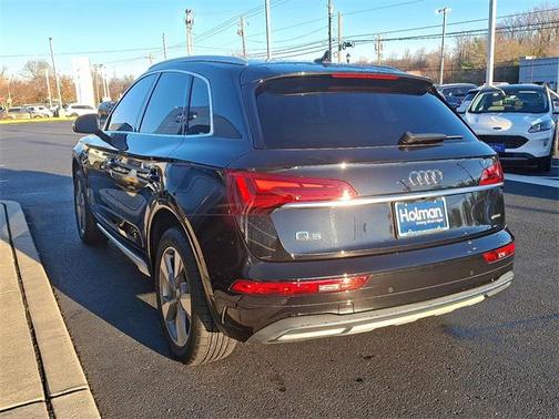 2023 Audi Q5 40 Premium Plus