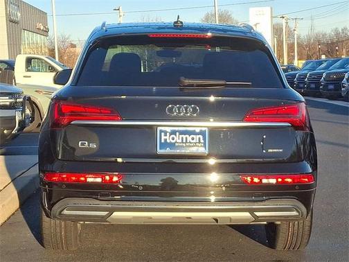 2023 Audi Q5 40 Premium Plus