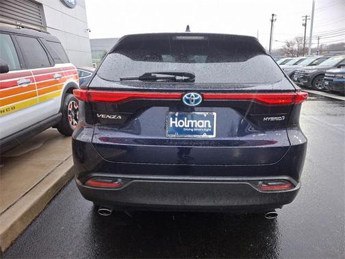 2022 Toyota Venza LE
