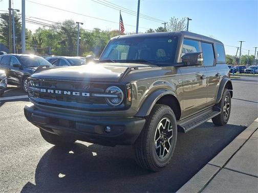2025 Ford Bronco Outer Banks