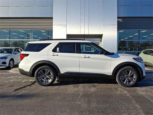 2026 Ford Explorer Active w/200A Pkg