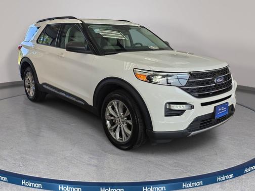 Star White Metallic Tri-Coat 2023 Ford Explorer XLT