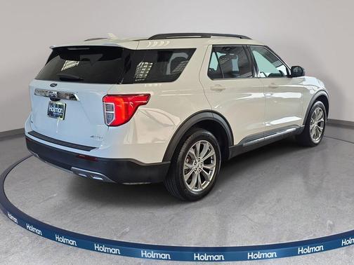 Star White Metallic Tri-Coat 2023 Ford Explorer XLT