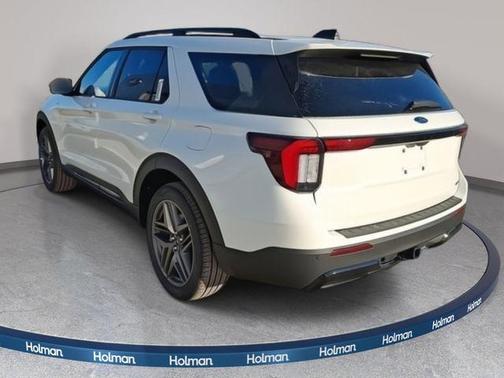 Star White Metallic Tri-Coat 2026 Ford Explorer ST-Line