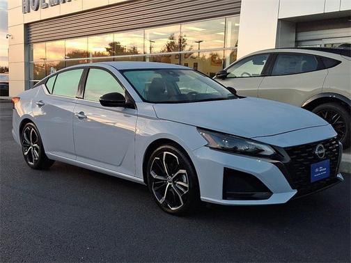 2023 Nissan Altima SR FWD