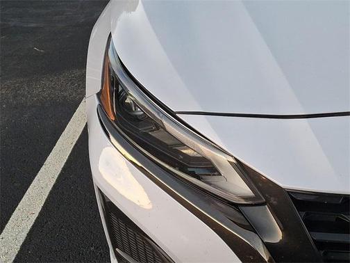 2023 Nissan Altima SR FWD