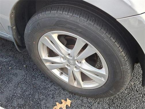 2012 Hyundai SANTA FE SE