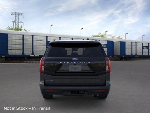Dark Matter Gray Metallic 2026 Ford Expedition Active